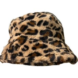 Fluffy bucket hat